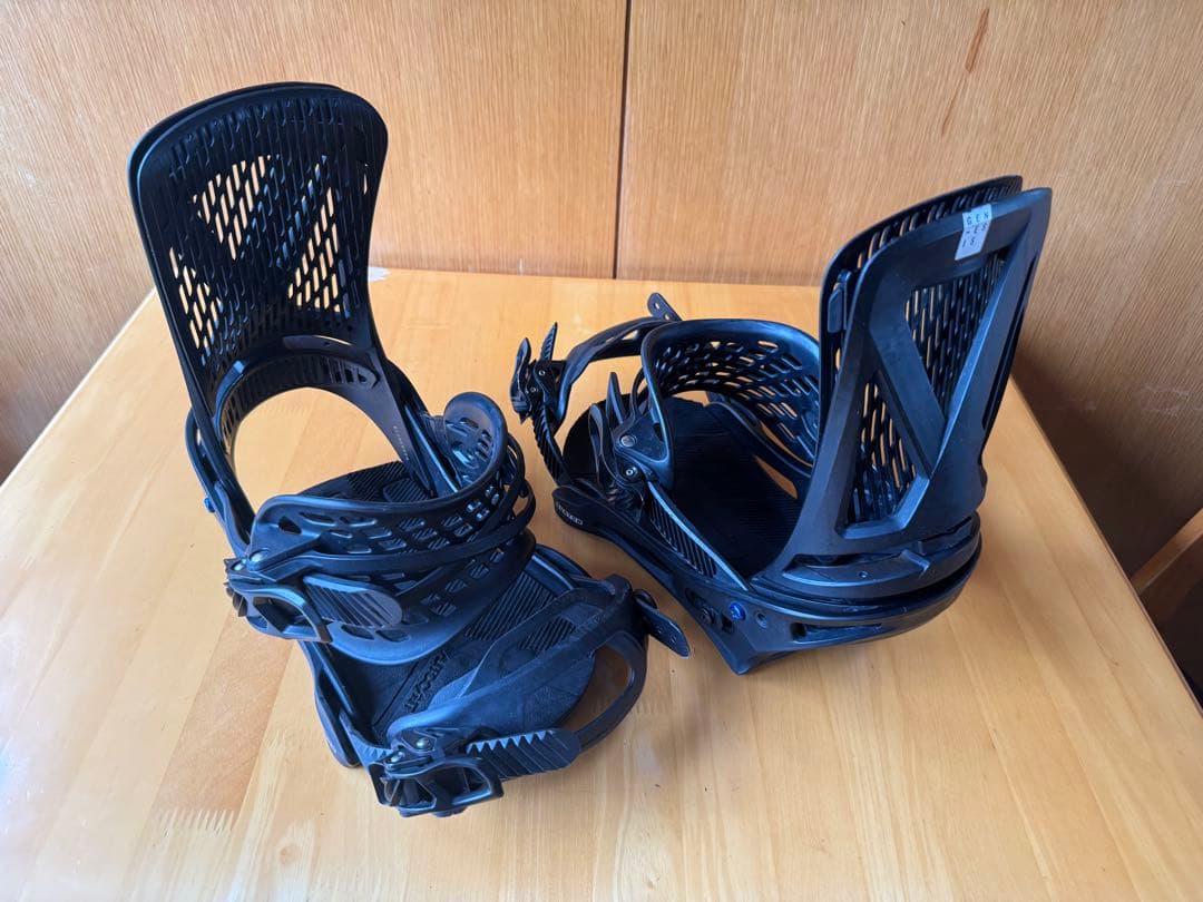 burton ジェネシス22-23スノーボード ビンディング