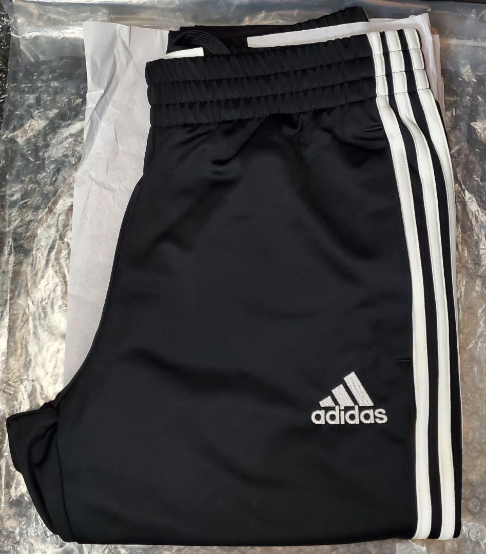 新品] アディダス 上下セット ライフスタイル ジャージ L GK9651