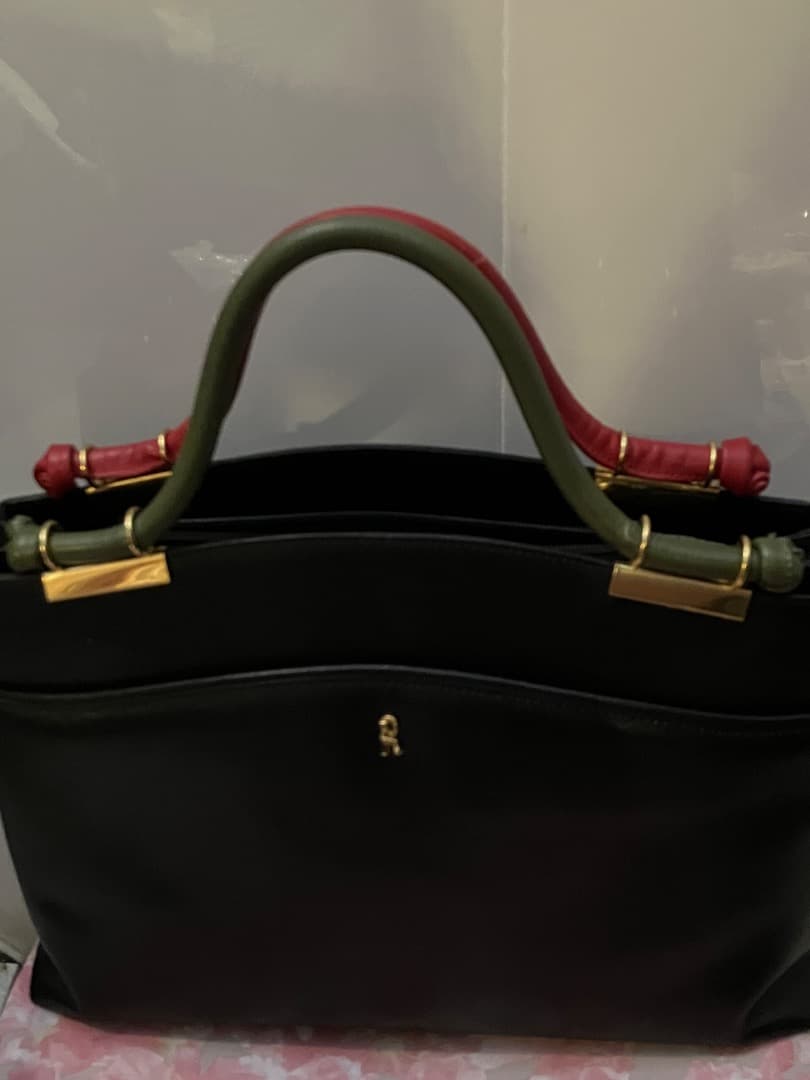 ロベルタディカメリーノハンドバッグ結婚式などフォーマル迄お使い頂けますRoberta di Camerino