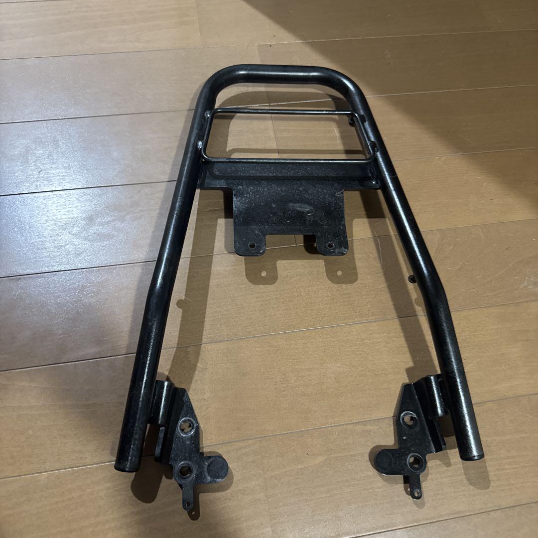 デイトナ製ジクサー150 リアキャリア 社外 中古 バイク 部品 NG4BG