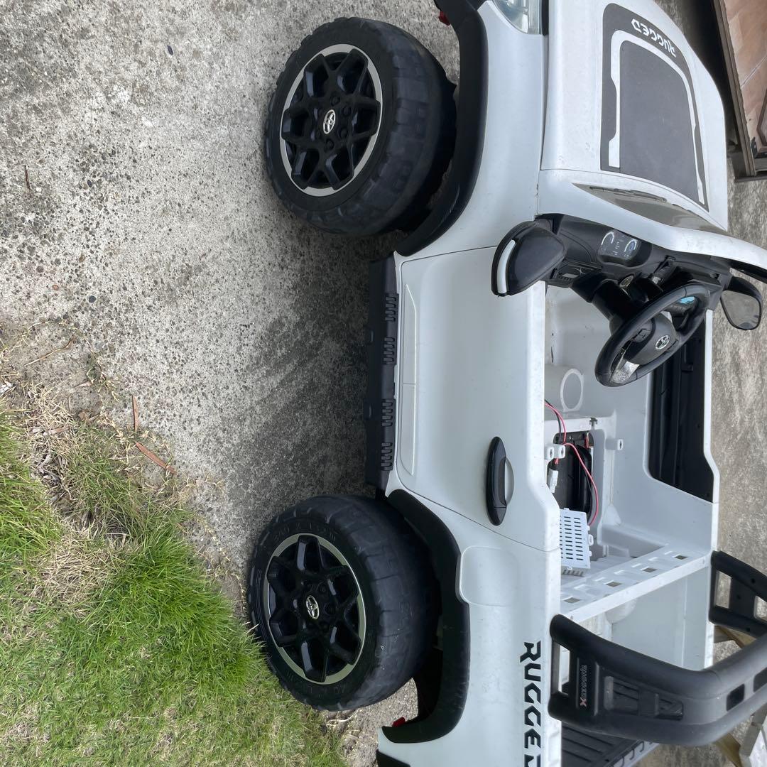 トヨタ HILUX子供用電動カーTOYOTA
