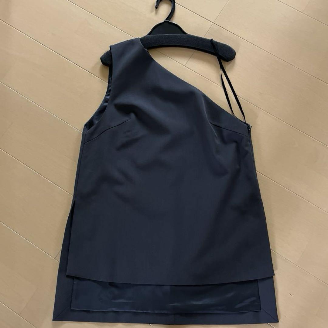 新品未使用品　アドーア　ケープ付トップス