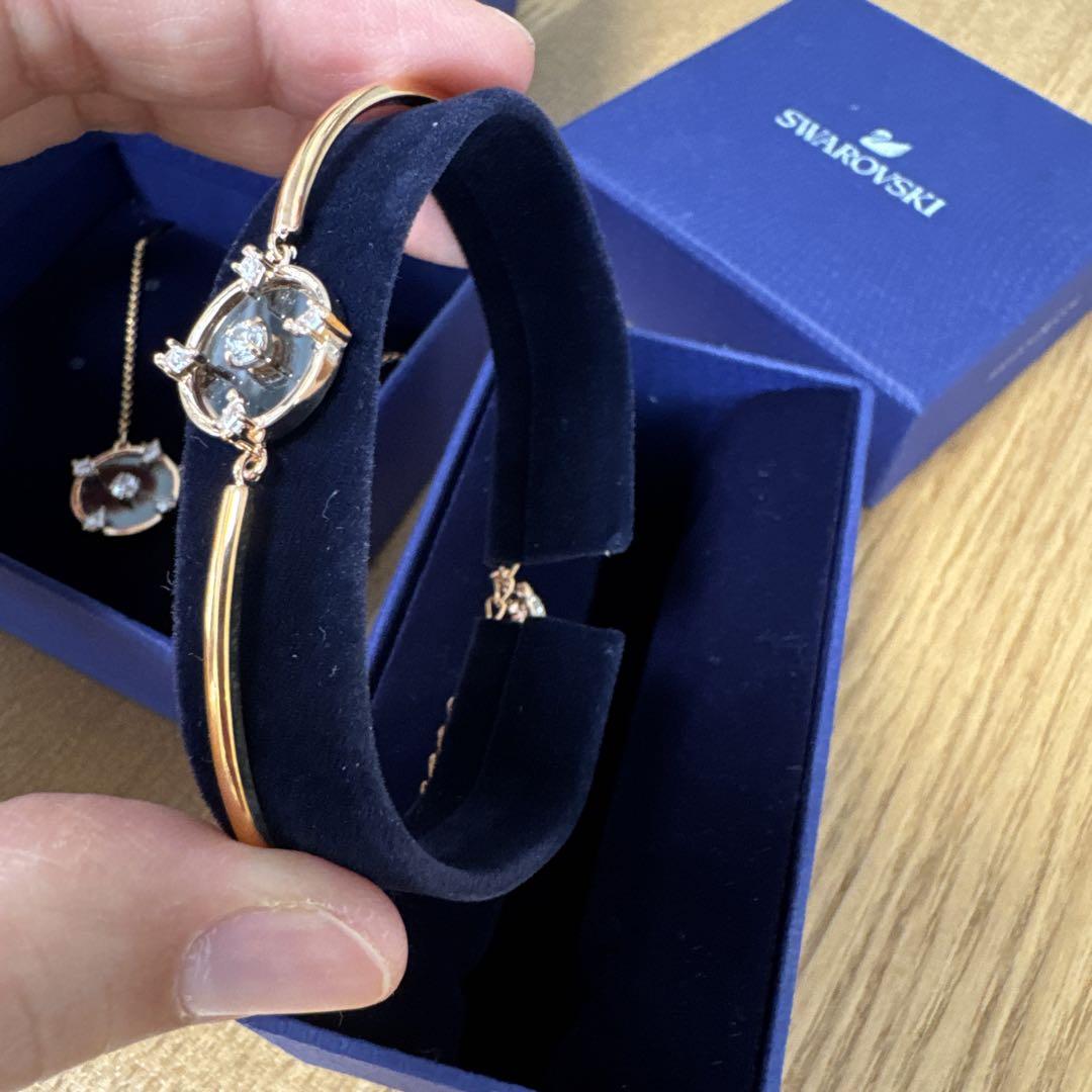 Swarovski ネックレスとブレスレットセット - メルカリ