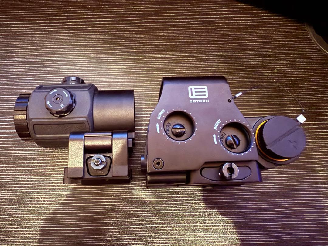 イオテックタイプのEXPS3(558)ホロサイトとG43マグニファイア 中古 イオテックタイプのEXPS3(558)ホロサイトとG43マグニファイア