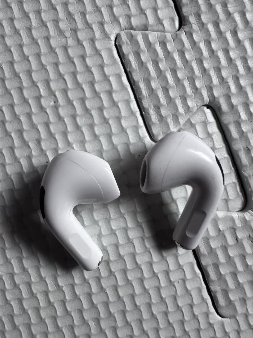 (美品) apple AirPods4 ANC機能搭載モデル