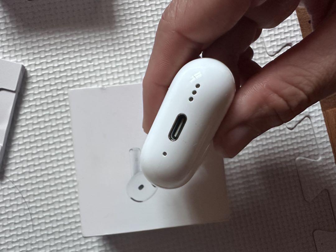 (美品) apple AirPods4 ANC機能搭載モデル