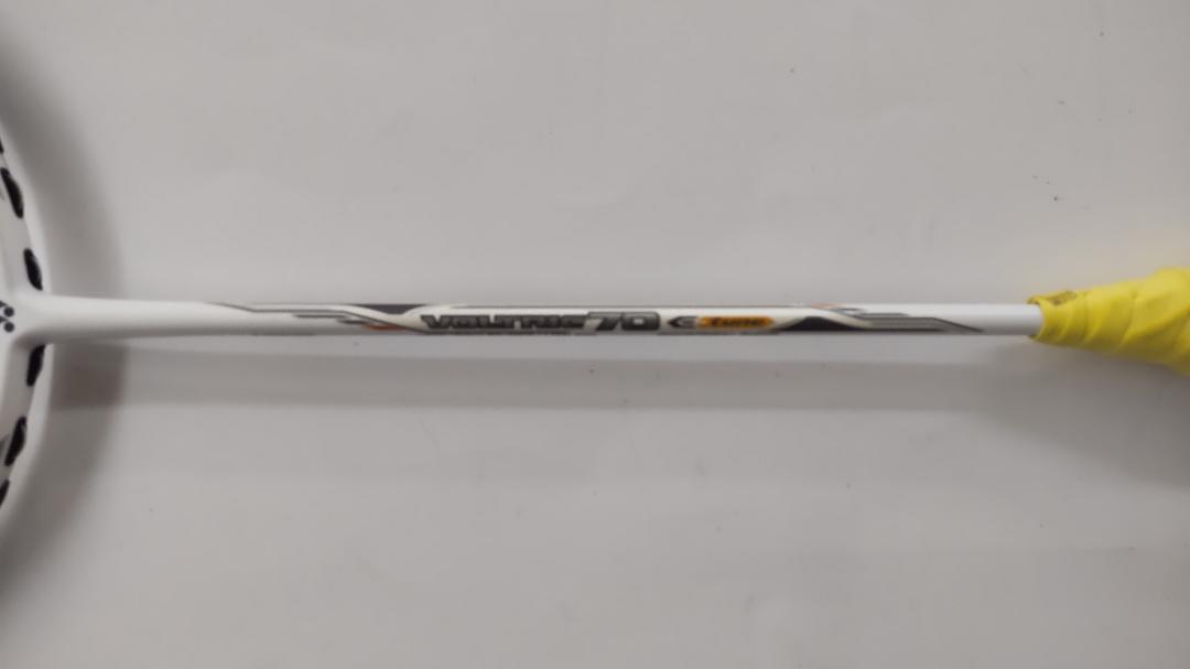 【中古】YONEX バドミントンラケット ボルトリック70e-チューン (B)