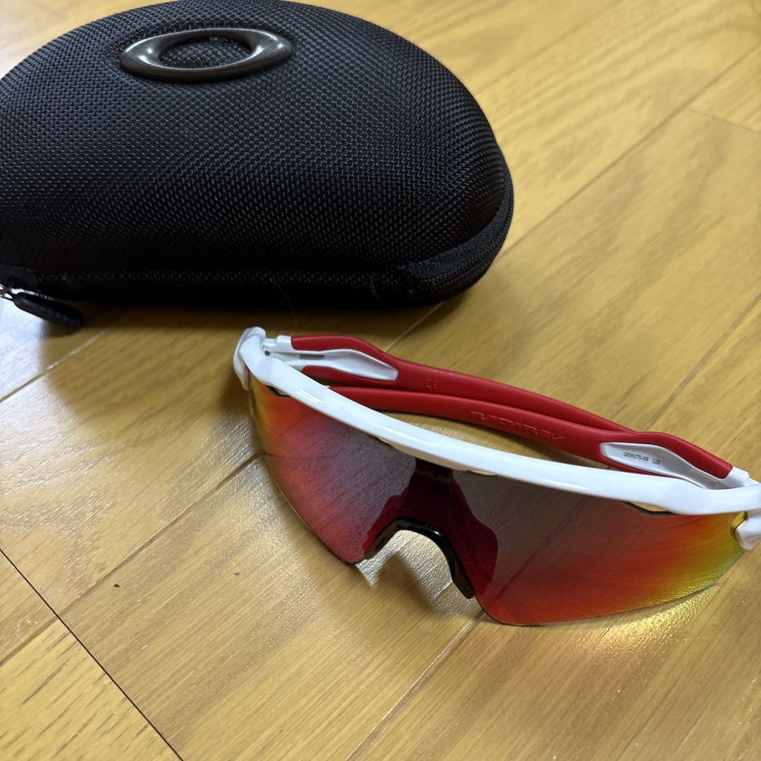 Oakley スポーツサングラス ケース付き