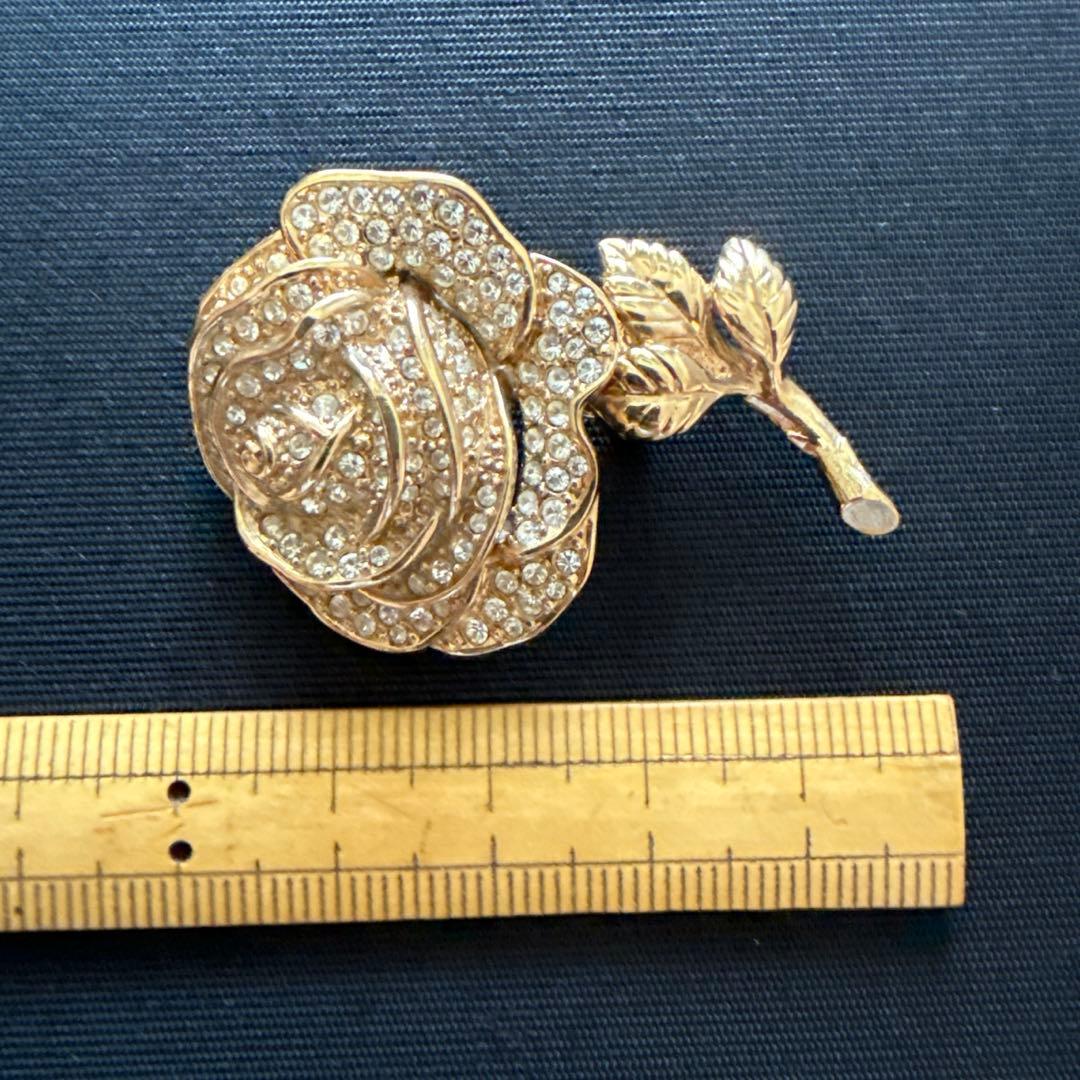 Christian Dior ブローチ 薔薇 Christian Dior ブローチ 薔薇