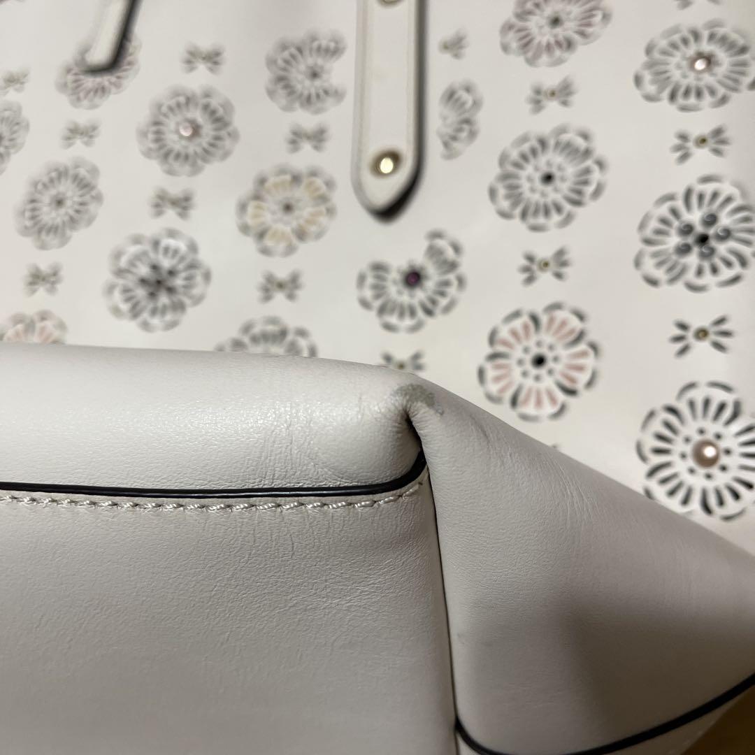 COACH 花柄カットアウト トートバッグ