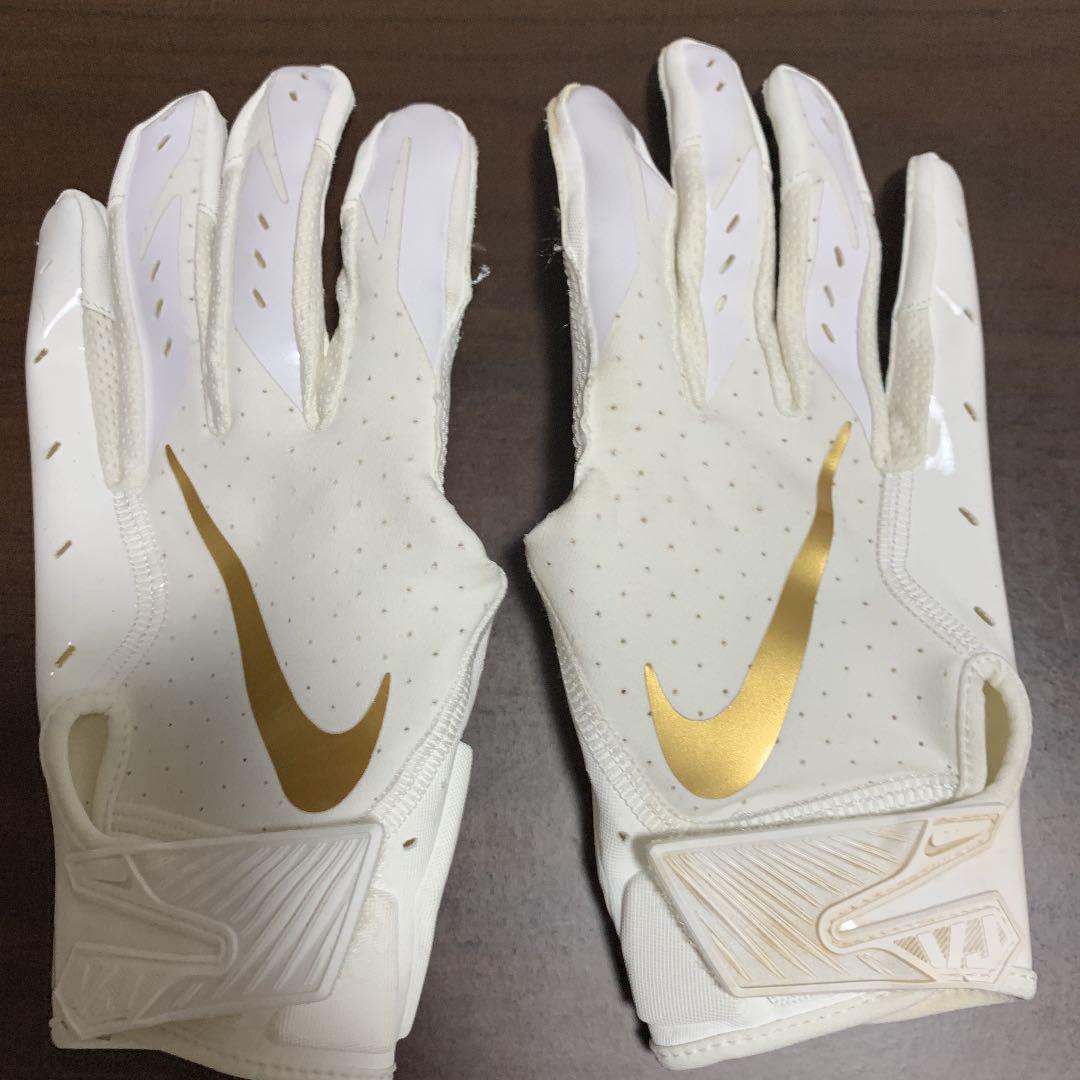高品質の人気 ナイキ Nike ユニセックス アメリカンフットボール グローブ Vapor Jet Metallic 7.0 Football Gloves White Silver materialworldblog.com 高品質の人気 ナイキ Nike ユニセックス アメリカンフットボール グローブ Vapor Jet Metallic 7.0 Football Gloves White Silver materialworldblog.com
