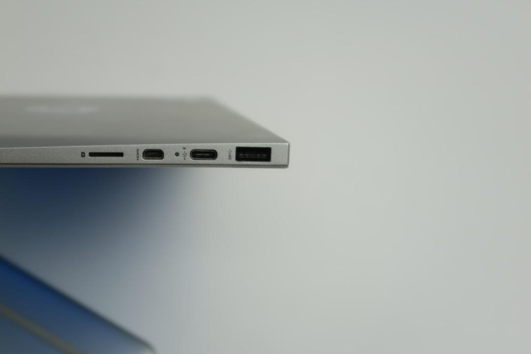 0205 HP x2 210 G2 Atom x5-Z8350 ドックキーボード umsXT-m53663101632 大得価新品