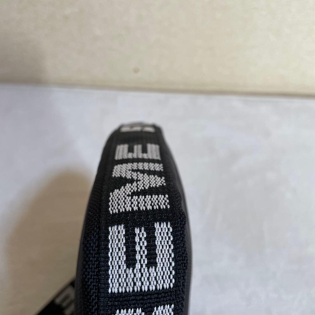 美品　Supreme シュプリーム　ショルダーバッグ　ブラック