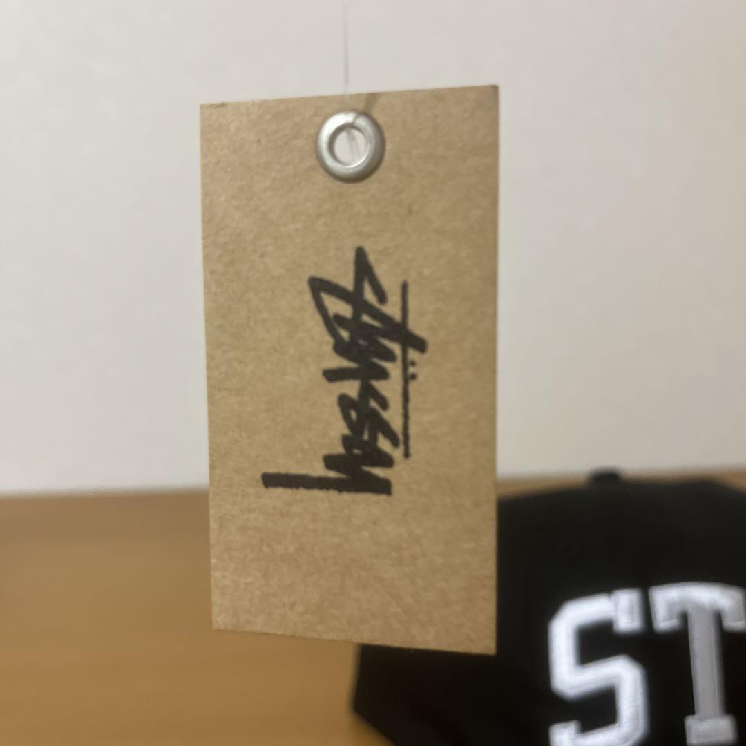 STUSSY STU ARCH STRAPBACK CAP ブラック