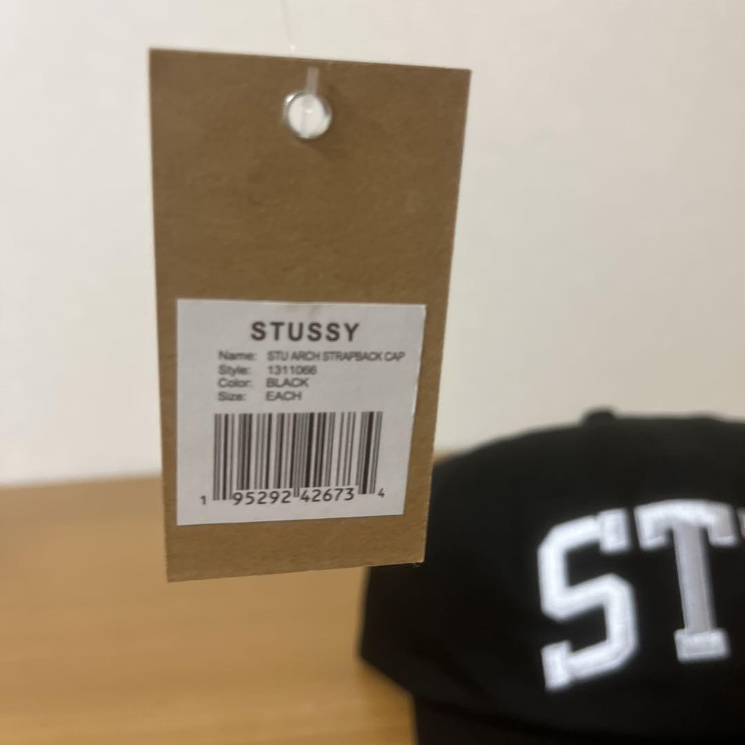 STUSSY STU ARCH STRAPBACK CAP ブラック