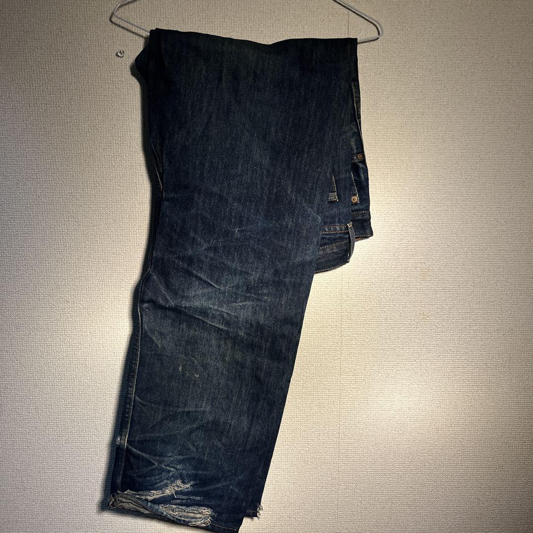 Levi's ダメージ ストレートジーンズ - メルカリ