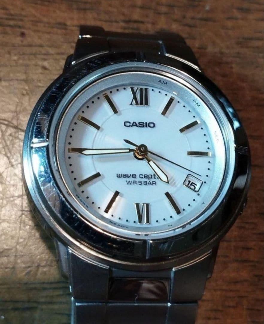 AZ43　カシオ・ウェーブセプター　チタン・電波・ソーラー時計　日付つき