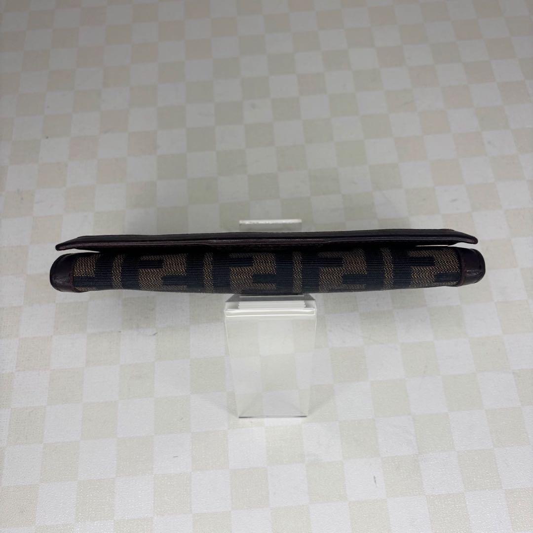 美品 FENDI フェンディ　財布　二つ折り　M83