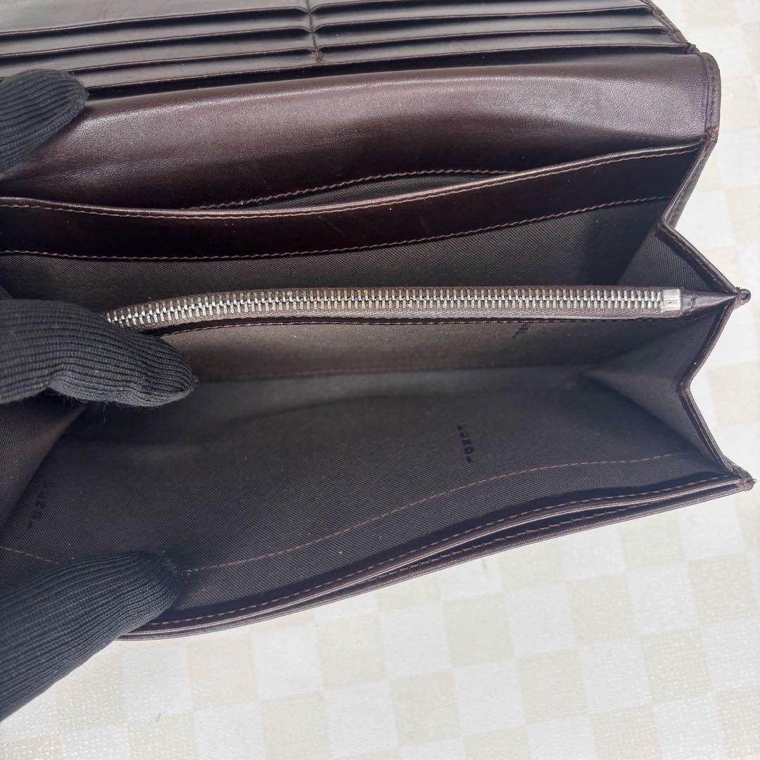 美品 FENDI フェンディ　財布　二つ折り　M83