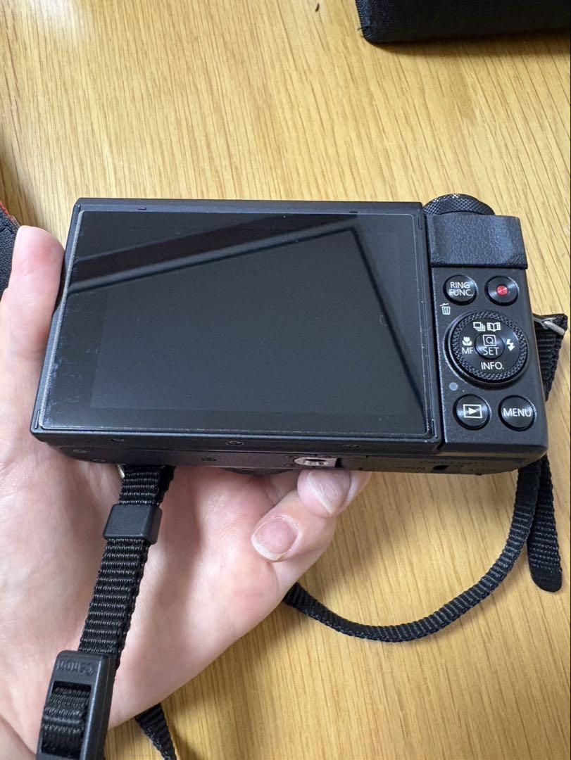 Canon PowerShot G7 X Mark II 本体と付属品