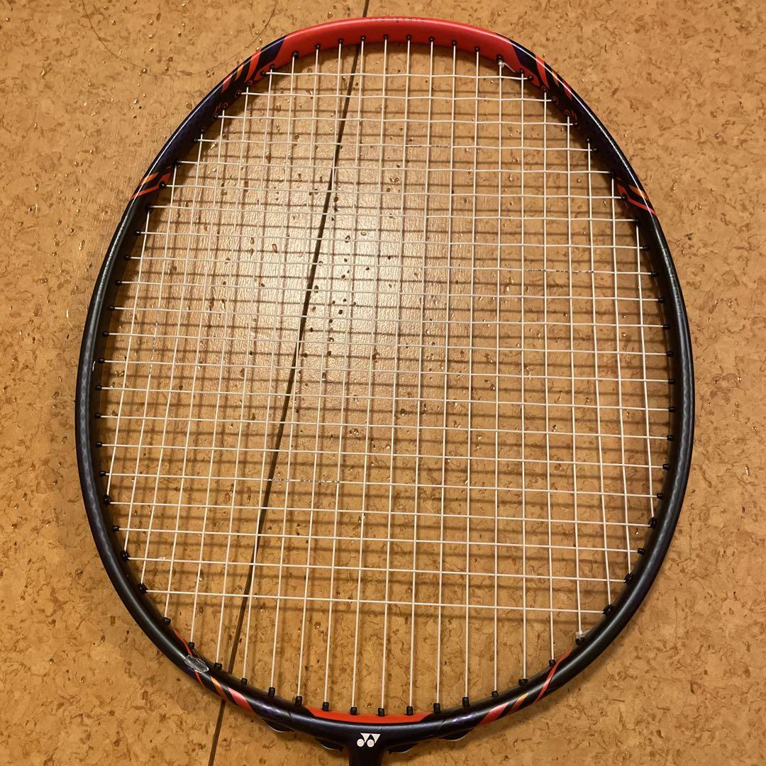 美品　YONEX VOLTRIC GlanZ バドミントンラケット 廃盤品 美品 YONEX VOLTRIC GlanZ バドミントンラケット 廃盤品
