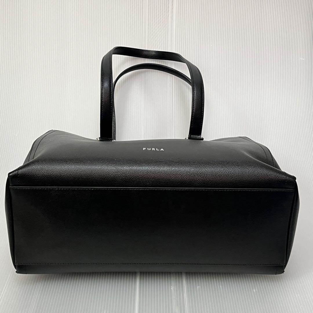 美品 FURLA トートバッグ ブラック A4