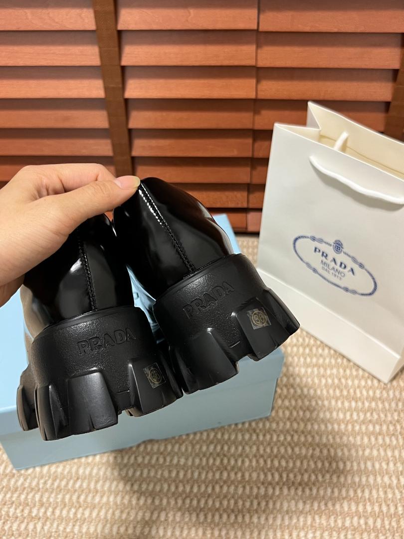 美品 prada プラダ ローファー靴 23cm 黒