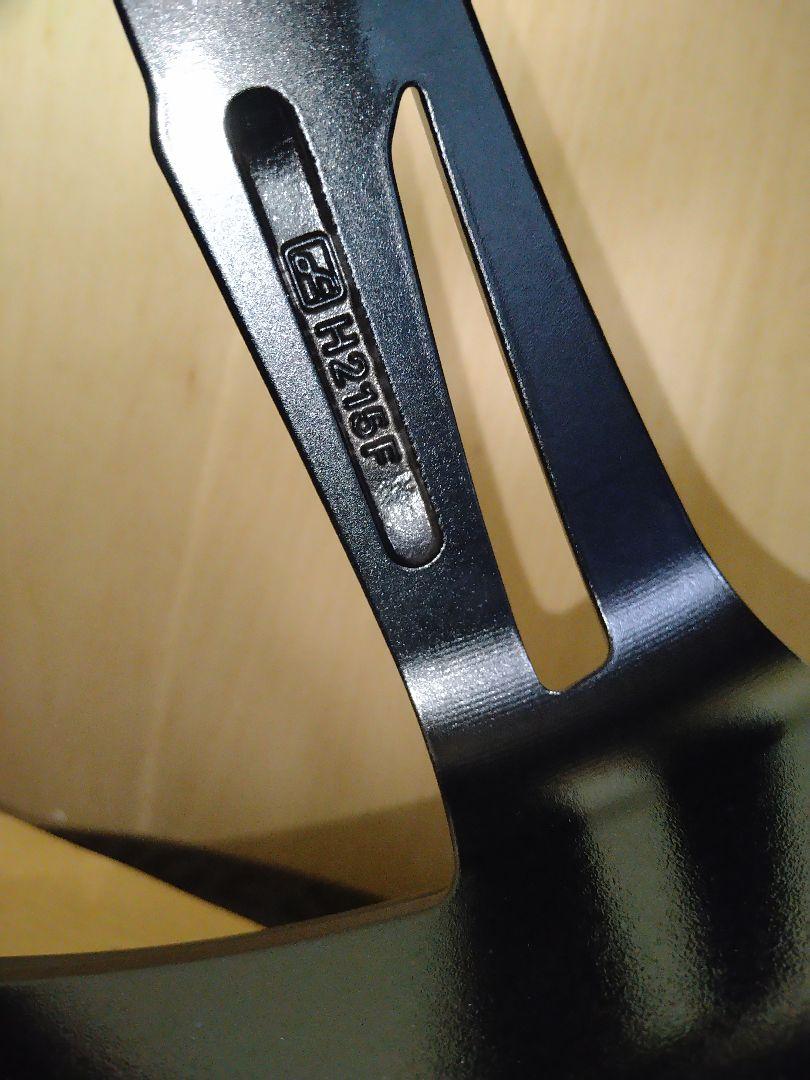 スタッドレス