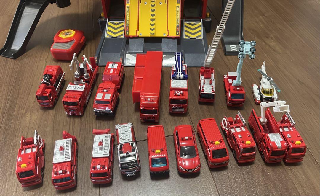 トミカ ファイアーステーションと消防車セット その他