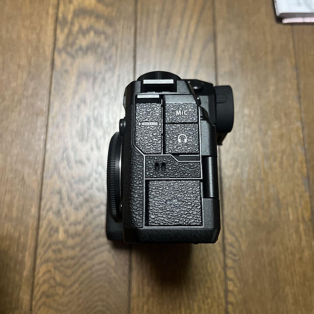 フジフイルム X-H2Sボディ + タムロン 11-20mm +充電器+ケージ