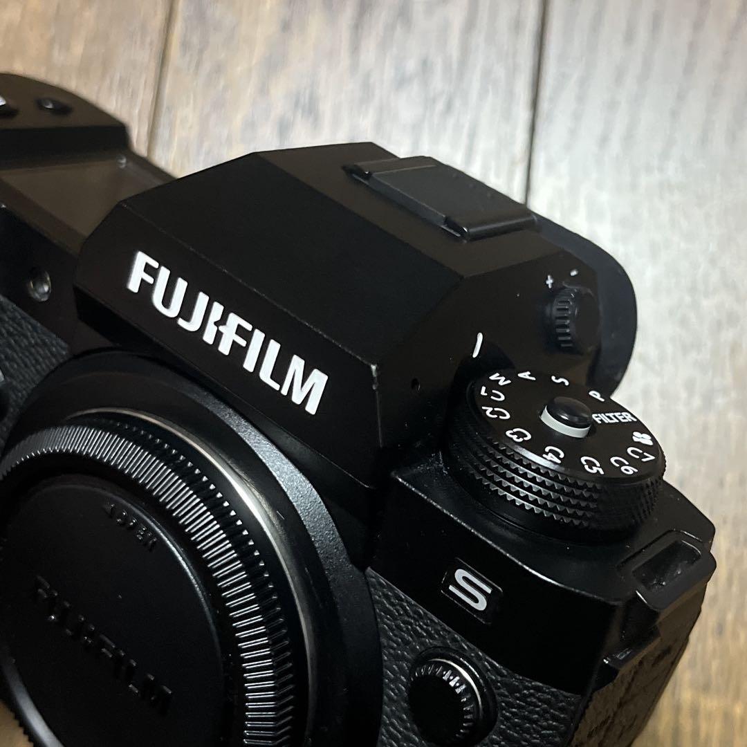 フジフイルム X-H2Sボディ + タムロン 11-20mm +充電器+ケージ