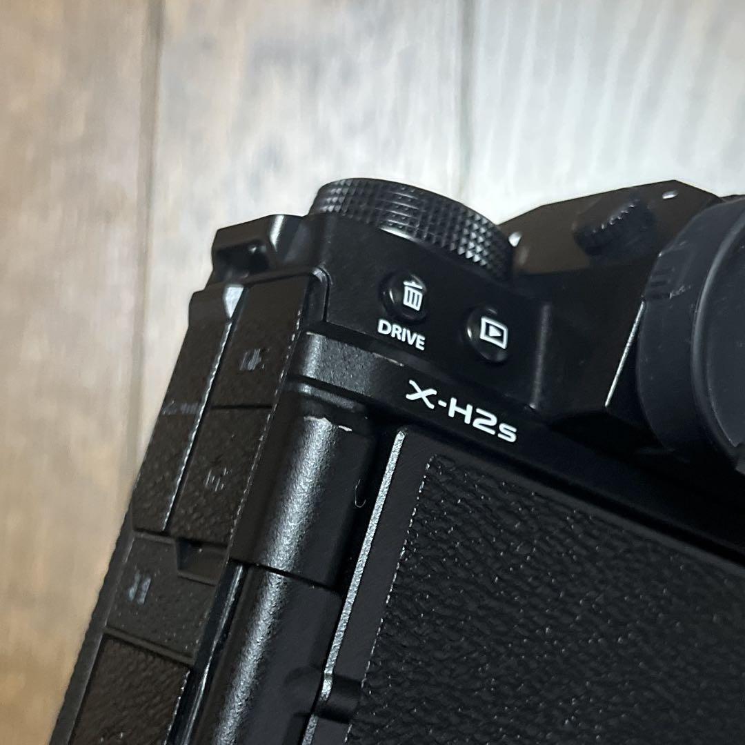 フジフイルム X-H2Sボディ + タムロン 11-20mm +充電器+ケージ
