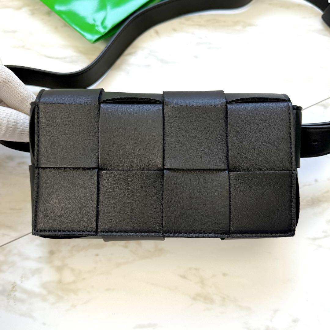 セザンヌ　BOTTEGA VENETA カセット ベルトバッグ ミニ