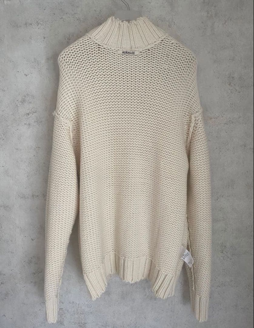 AURALEE エアリーニットVネック 上代5.2万 - メルカリ
