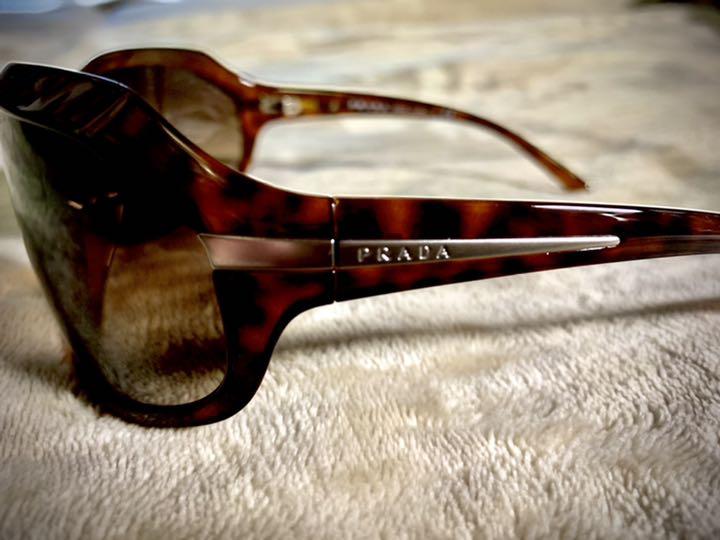 得価100%新品 GACKT着用モデルPRADA べっ甲柄サングラス R4103-m53730736046 定番在庫