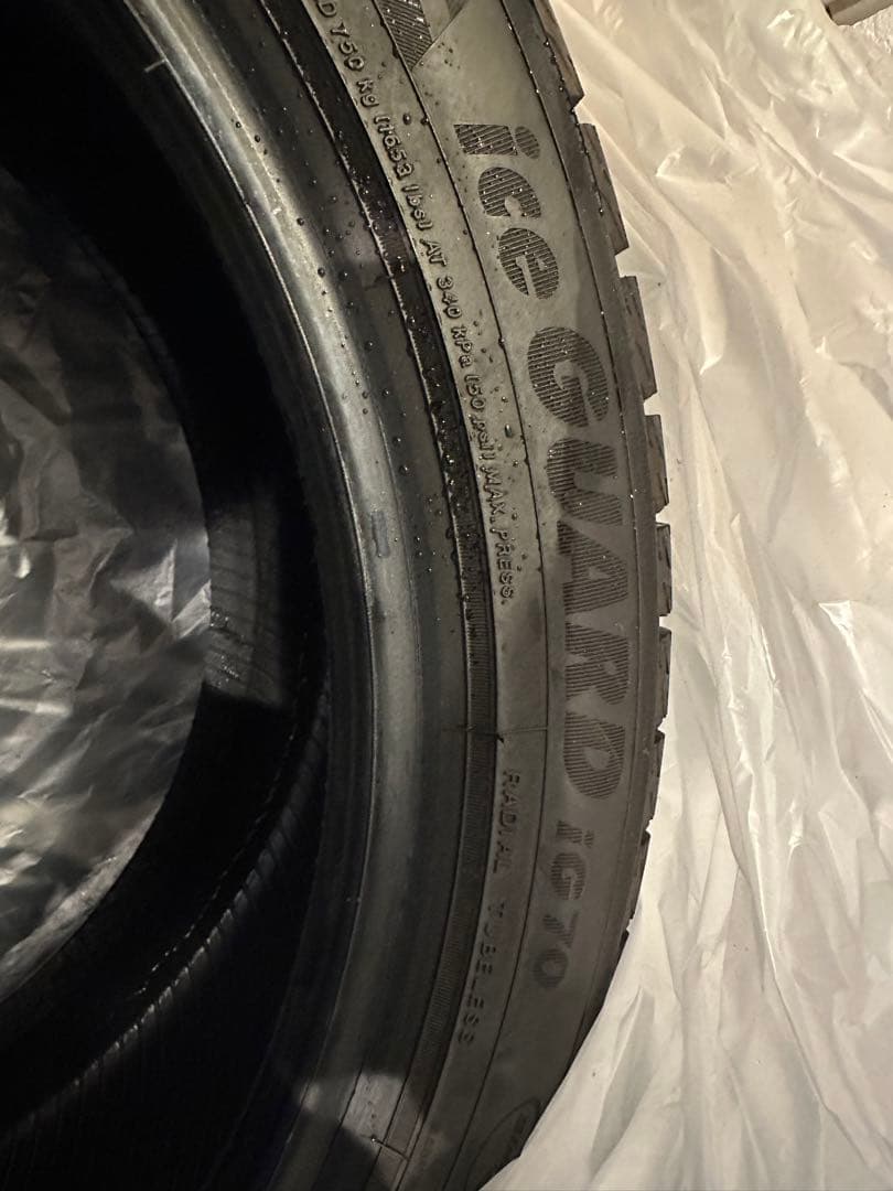 2023年YOKOHAMA 235/45R18 スタッドレスタイヤ4本セット 2023年YOKOHAMA 235/45R18 スタッドレスタイヤ4本セット