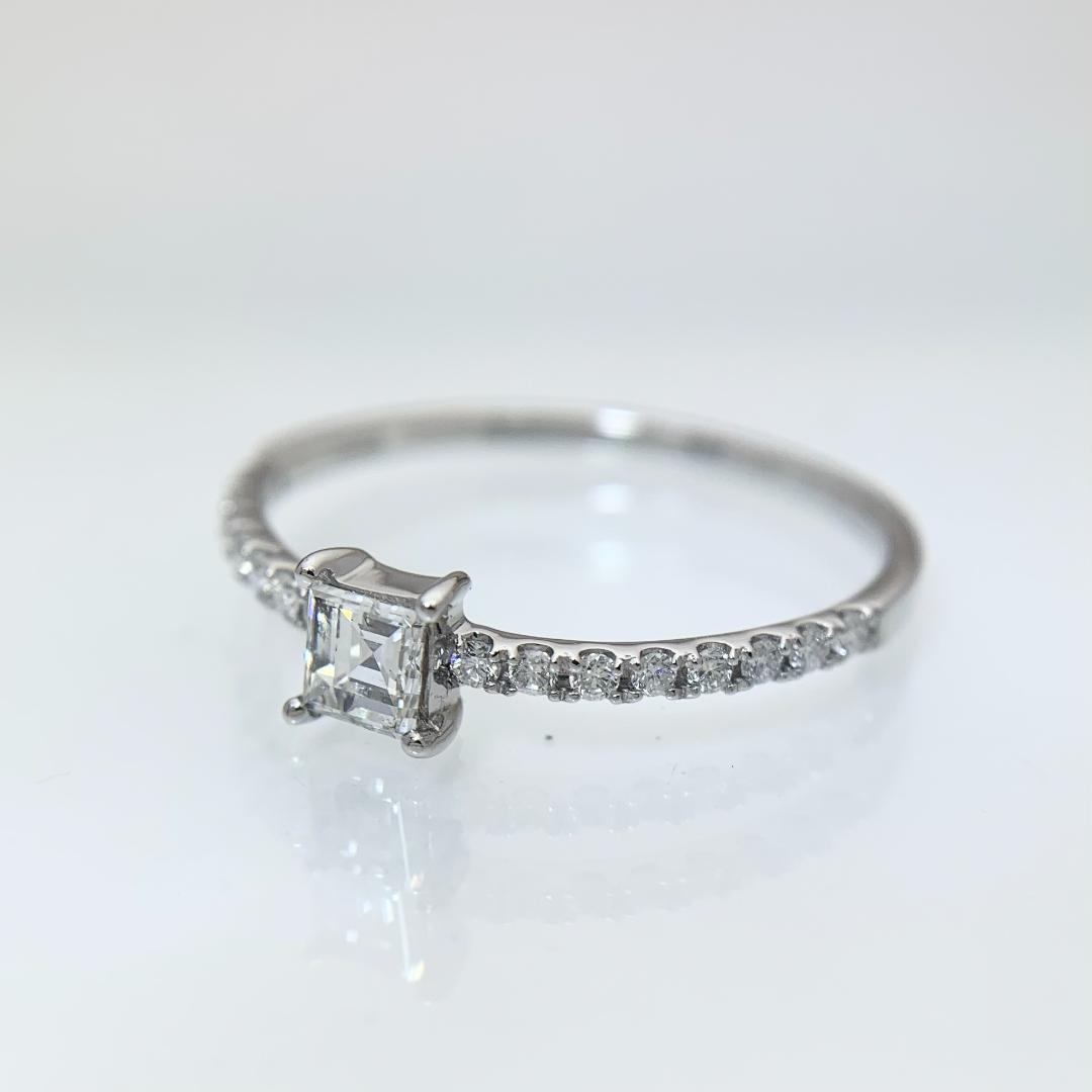 新品 ダイヤモンド リング 0.181ct/0.10ct Pt