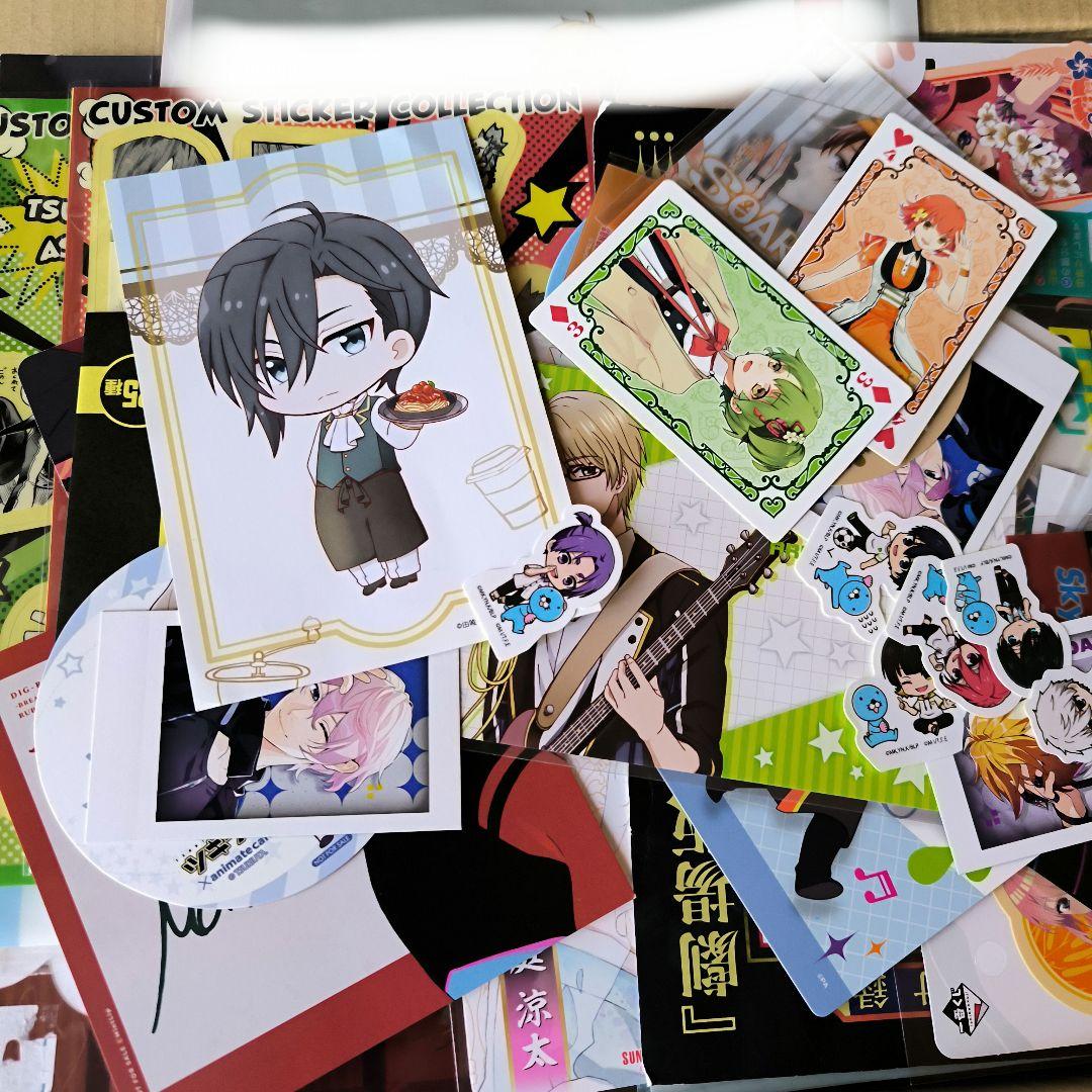 アニメ キャラクター グッズ 紙類、缶バッジ 大量 まとめ売り