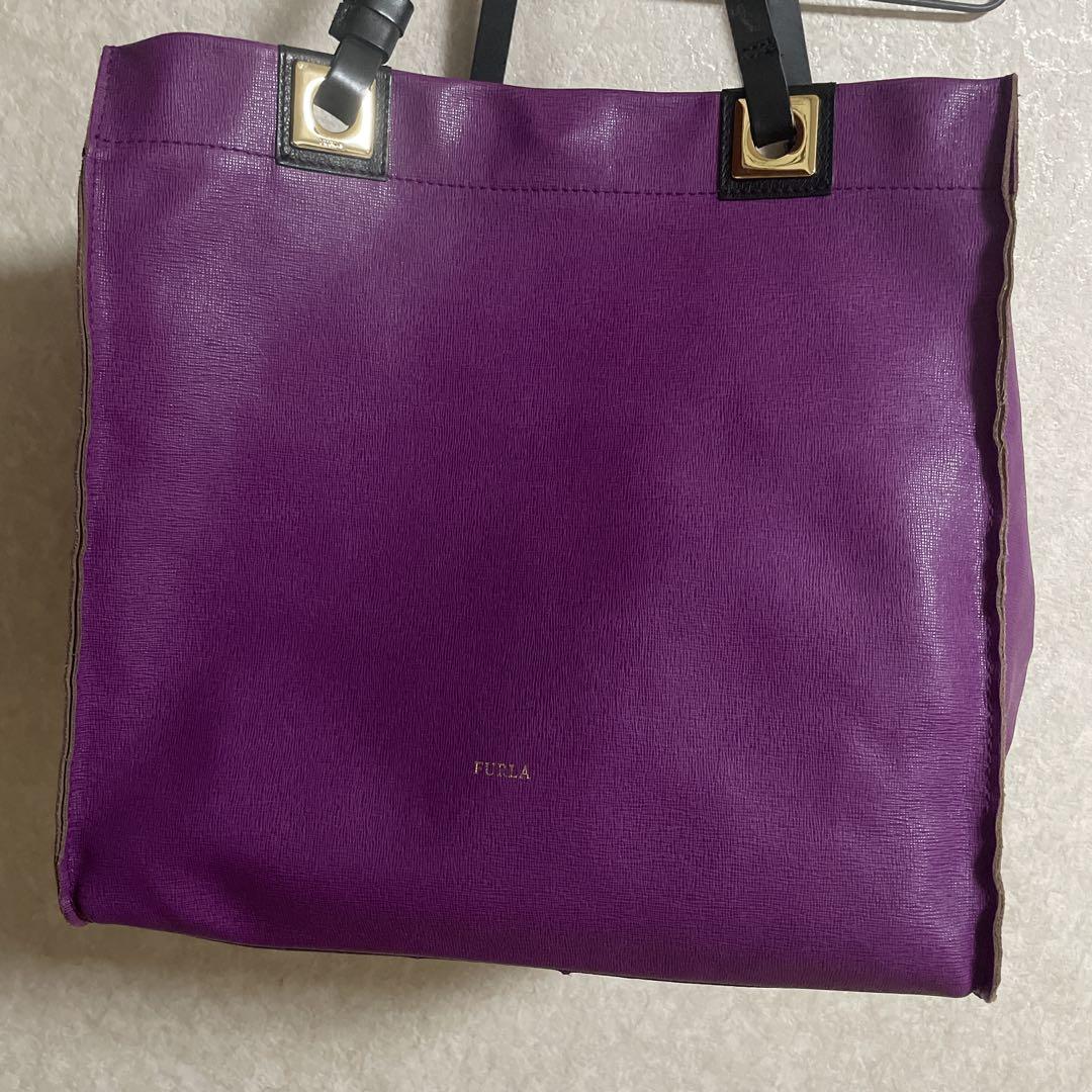 値下げ中FURLA 紫 ベージュ リバーシブルトートバッグ 値下げ中FURLA 紫 ベージュ リバーシブルトートバッグ