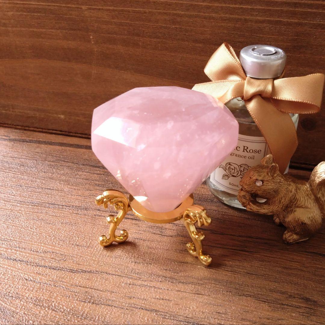 No1063 ローズクォーツ ダイヤモンドカット 置物 オブジェ No1063 ローズクォーツ ダイヤモンドカット 置物 オブジェ