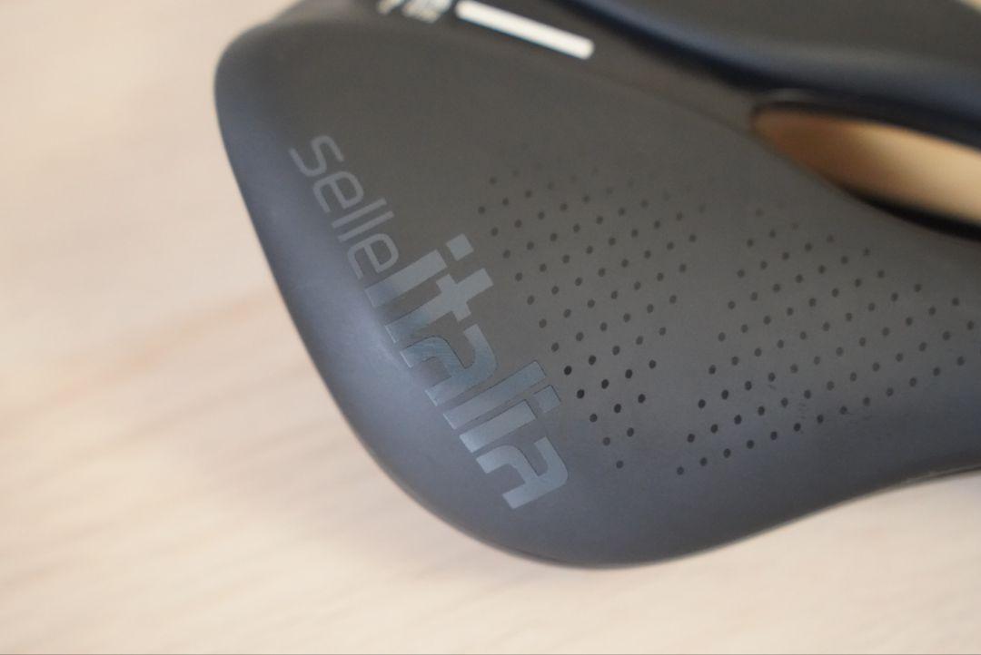 Selle Italia NOVUS BOOST EVO TM スーパーフロー