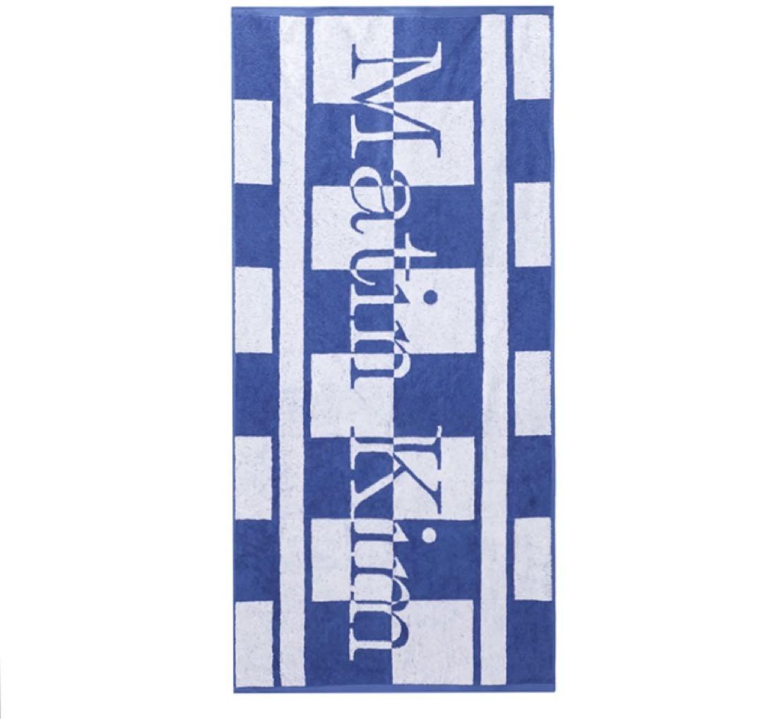 タオル MATIN KIM LOGO CHECKBOARD BEACH TOWEL MATIN KIM] LOGO CHECKBOARD BEACH TOWEL IN BLACK | もごつ