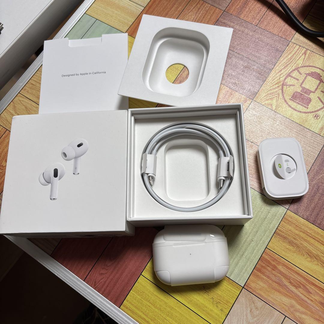 AirPods Pro 第2世代 ライトニング 箱付き AirPods Pro 第2世代 Lightning箱付き・保証あり