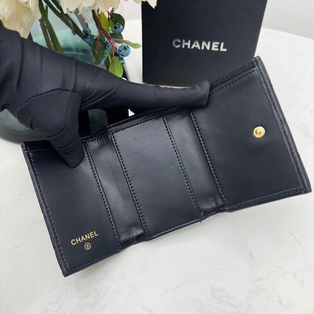 美品】☆CHANEL☆(シャネル)コンパクト 折り財布 - メルカリ 美品】☆CHANEL☆(シャネル)コンパクト 折り財布 - メルカリ