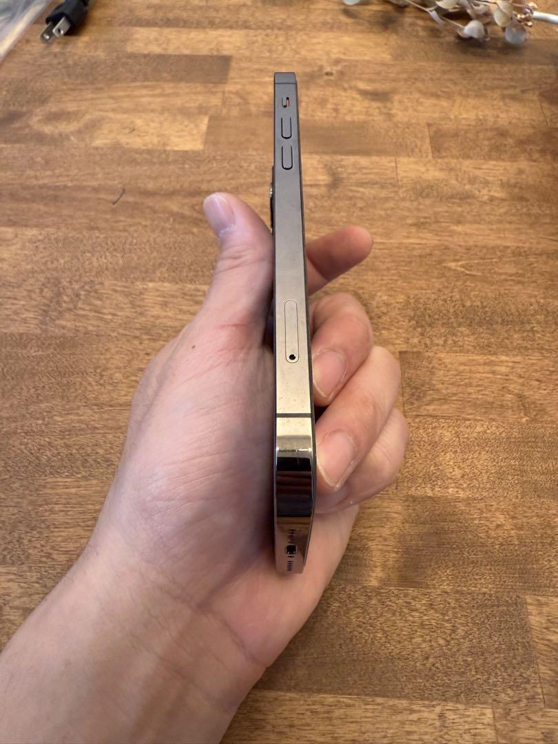 Apple iPhone 12 Pro  グラファイト　128GB