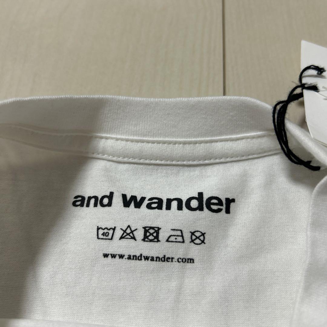 and wander アンドワンダー　ロンT ロングスリーブTシャツ