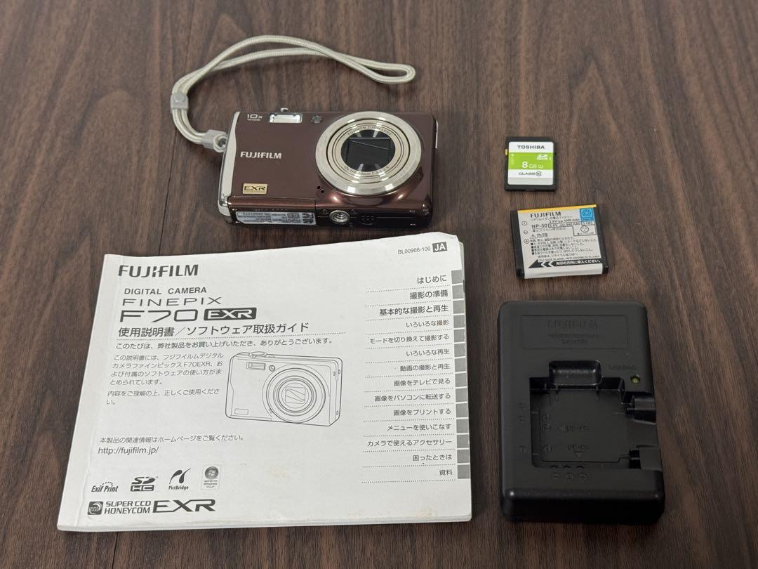 FUJIFILM FinePix F70EXR コンパクトデジタルカメラ