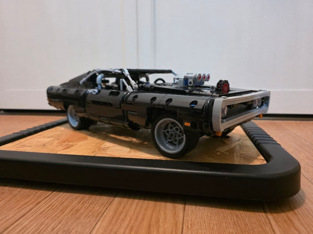 LEGO TECHNIC ワイルドスピード ドムのダッジチャージャー