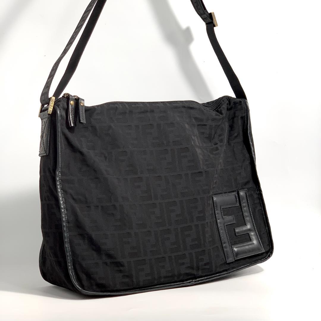 ✨美品✨フェンディ ショルダーバッグ ズッカ ブラック 黒 ナイロン レザー