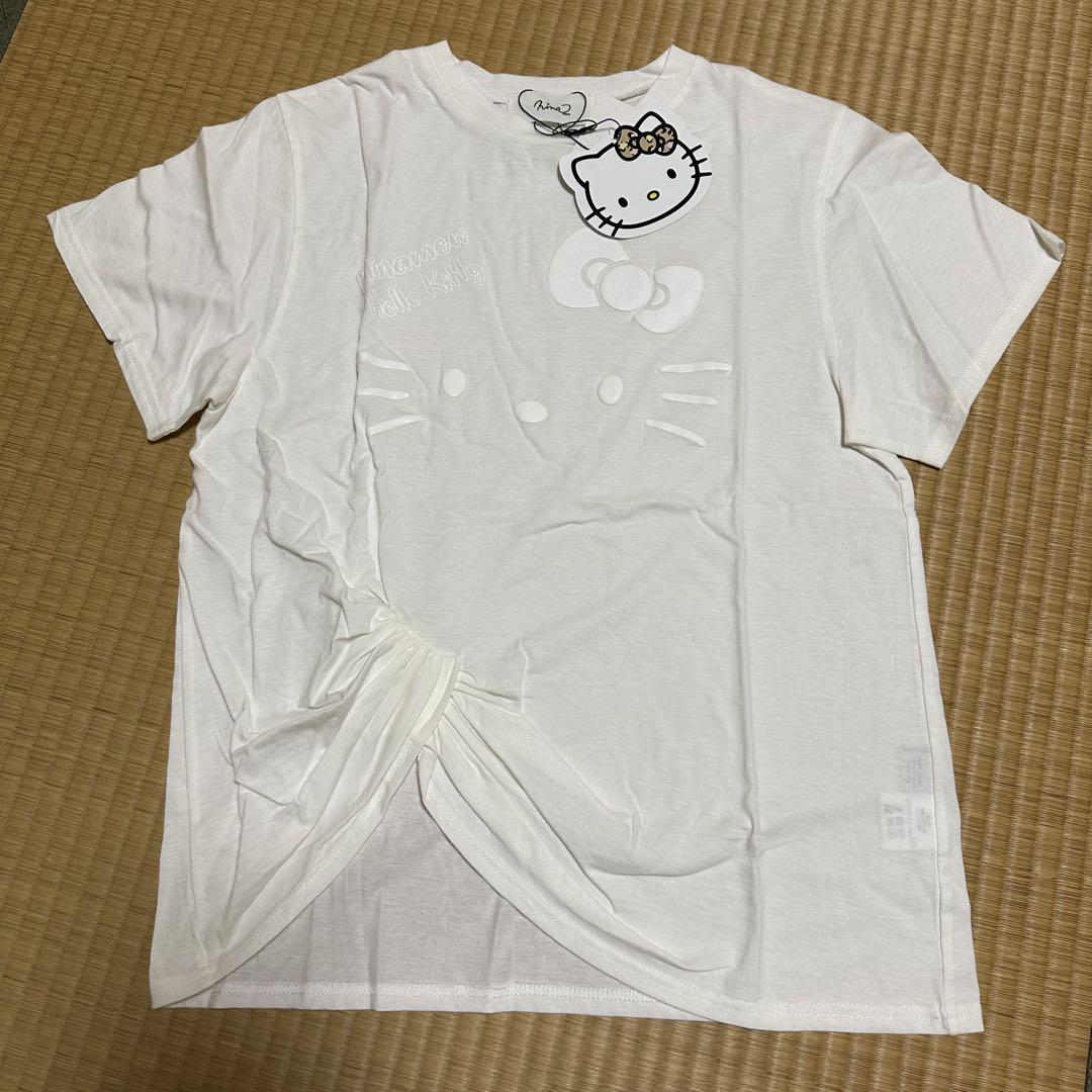ハローキティ　Nina mew コラボTシャツ